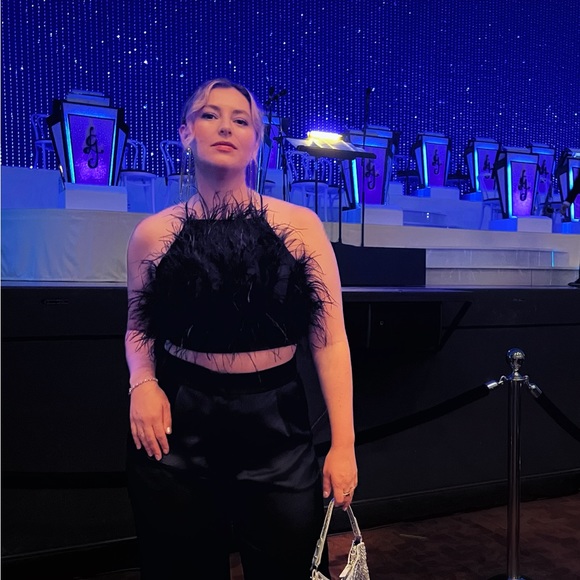 Meet your Posher, Marissa - Picture 2 of 5